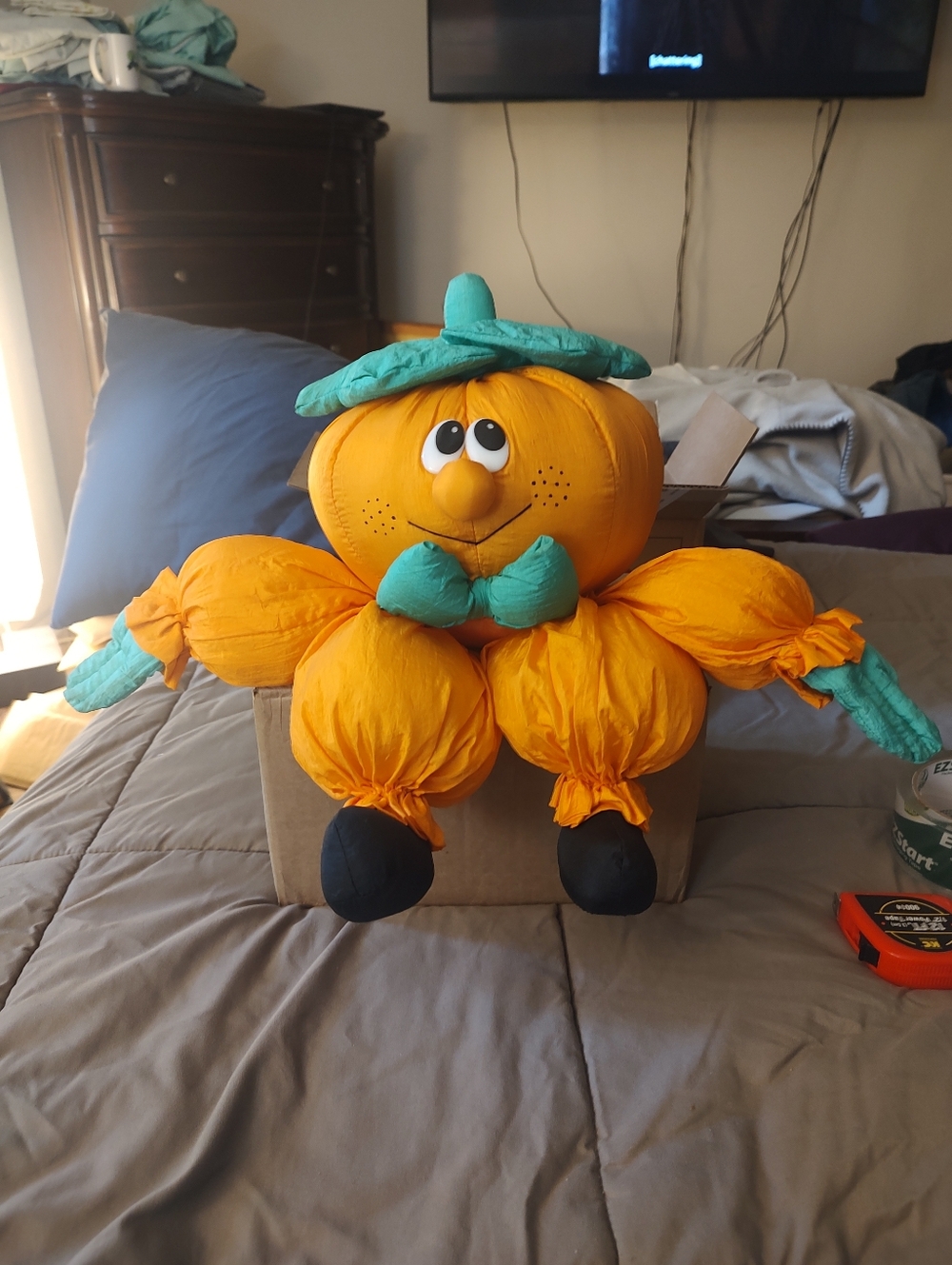 1993 Joelson Parachute Pumpkin Shelf Sitter Weighted Plush